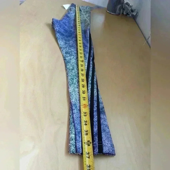 NWT ADIDAS Legging  black, green and purple color size 2XS - Picture 11 of 12